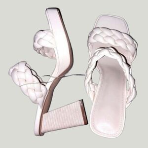 Super cute Apricot 2 braid band sandle heels sz 8.5